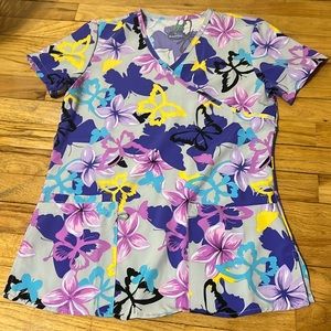 NWOT Gt Performance Print Scrub Top